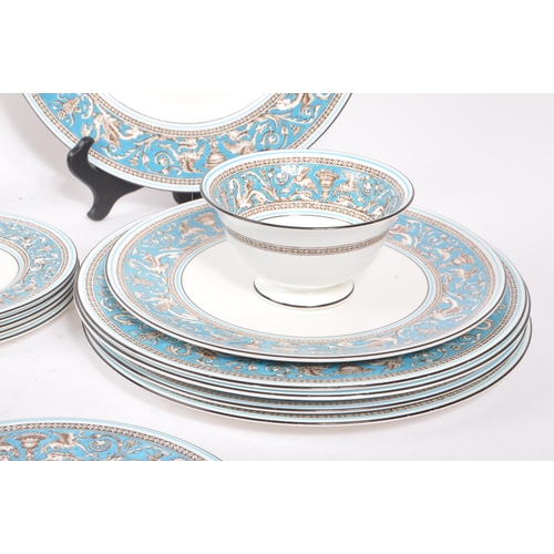 1A - Wedgwood - A 20th Century vintage china porcelain Wedgwood dinner service in the Florentine turquois... 