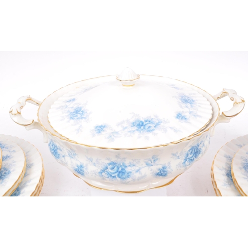 107 - Royal Albert - Windsor Rose - A 20th century Royal Albert Windsor Rose pattern tea / dinner service ... 