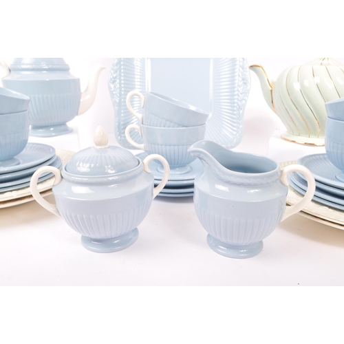 17 - Wedgwood - A vintage 20th Century china porcelain Wedgwood Clyde blue pattern tea service in the Que... 