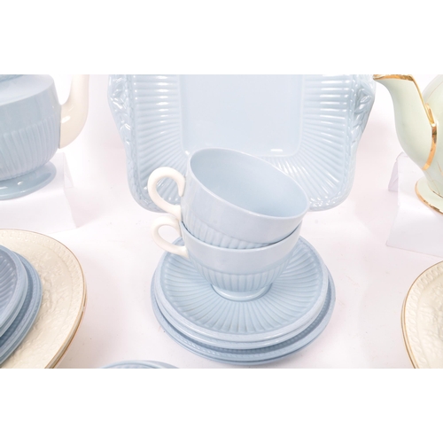 17 - Wedgwood - A vintage 20th Century china porcelain Wedgwood Clyde blue pattern tea service in the Que... 