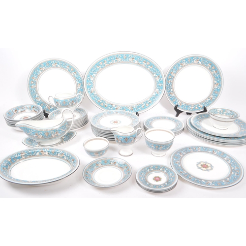 1A - Wedgwood - A 20th Century vintage china porcelain Wedgwood dinner service in the Florentine turquois... 