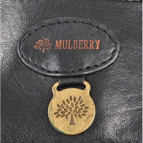 204 - Mulberry - A contemporary black leather Mulberry Bayswater handbag. The handbag of leather construct... 