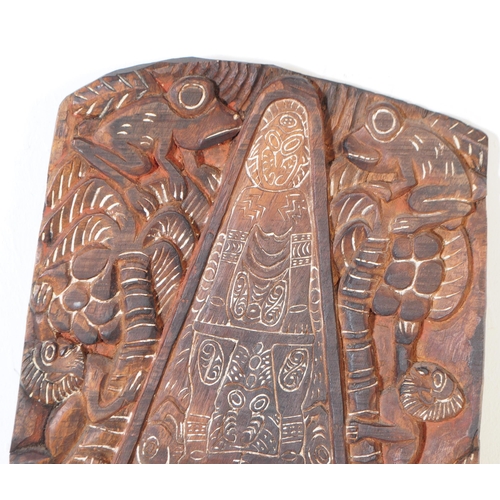 206 - Hand carved wooden Storyboard, understood to be carved by the Kambot people along the Keram River ar... 