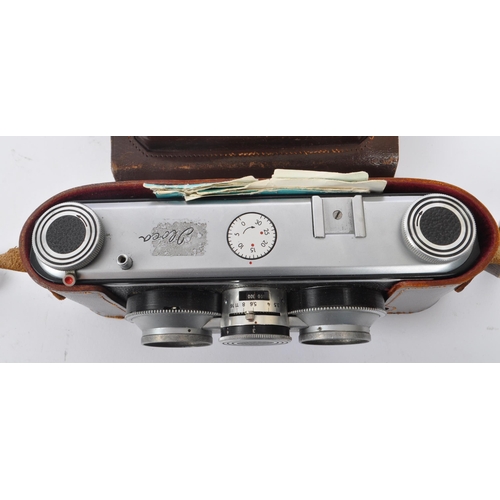 337 - Iloca - A mid 20th century Iloca Stereo II 35mm stereo camera. The camera having twin Jlitar 35mm F3... 