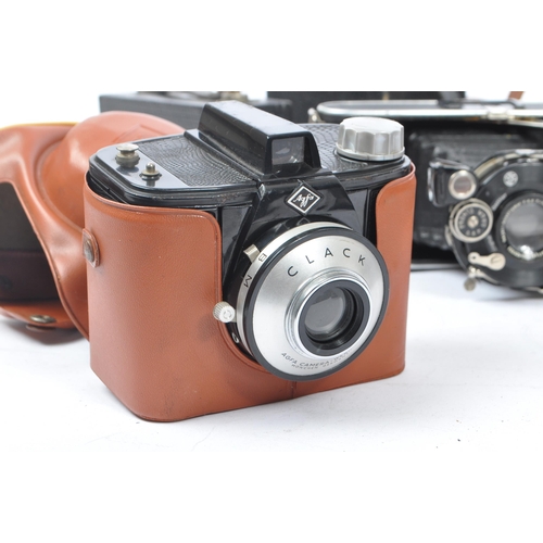 372 - A collection of early and mid 20th century box and folding cameras. The collection to include a Nage... 