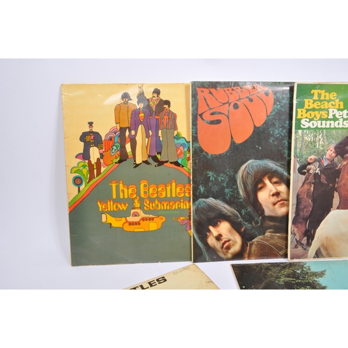 425 - A collection of 20th century pop, rock, and soul music vinyl LP records. The lot to include albums s... 