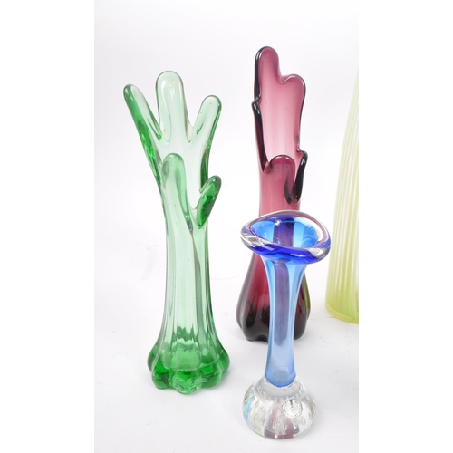 48 - Aseda - A collection of 20th Century retro studio art glass splash vases some with bubble control of... 