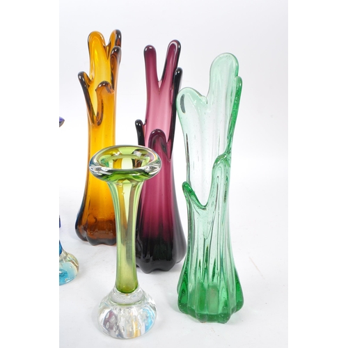 48 - Aseda - A collection of 20th Century retro studio art glass splash vases some with bubble control of... 