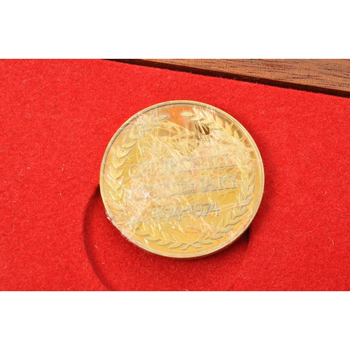 512 - Pobjoy Mint ' The Churchill Years ' - A collection of late 20th Century 1974 commemorative 22 carat ... 