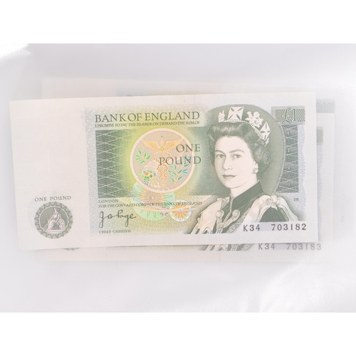 517 - A collection of uncirculated Bank of England £1 notes to include the following. Chief Cashier J B Pa... 