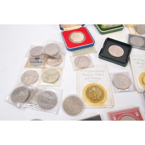 520 - A large collection of 20th Century British commemorative coins. The collection to include 10x 1981 H... 