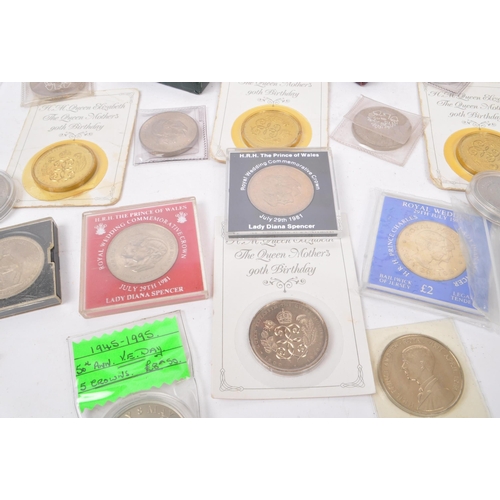 520 - A large collection of 20th Century British commemorative coins. The collection to include 10x 1981 H... 