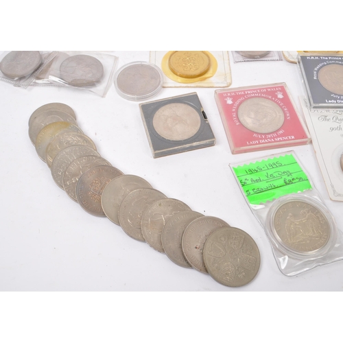 520 - A large collection of 20th Century British commemorative coins. The collection to include 10x 1981 H... 