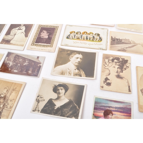 536 - Early photography interest - A collection of carte de visite 19th Century Victorian and later portra... 