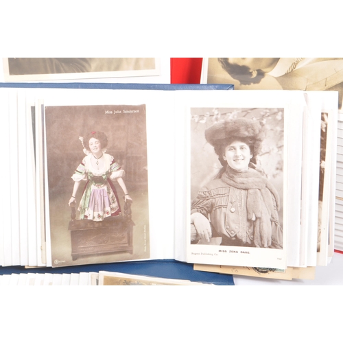 544 - A collection of 20th Century Edwardian and later theatrical postcards depicting portraits of actors ... 