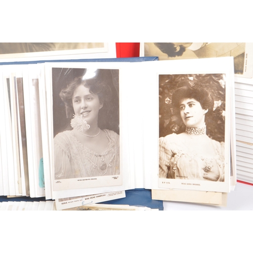 544 - A collection of 20th Century Edwardian and later theatrical postcards depicting portraits of actors ... 