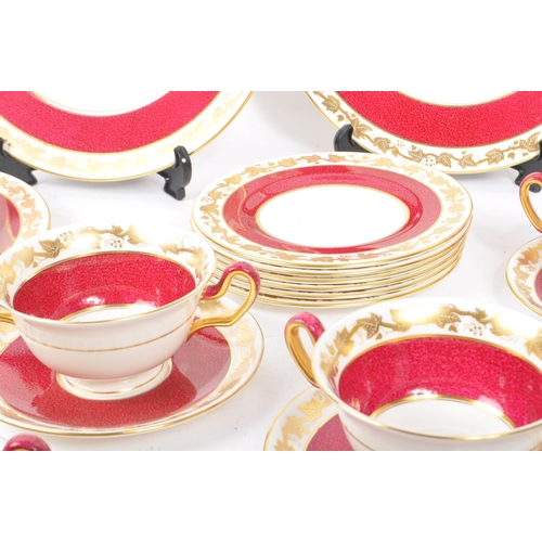 99 - Wedgwood - A vintage 20th Century circa. 1960s china porcelain part dinner service in the Whitehall ... 