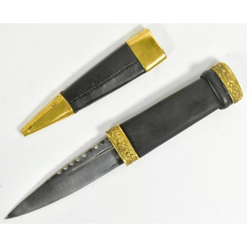 113 - An early 20th Century Scottish Seaforth Highlanders Sgian Dubh dirk / dagger. Faceted glass top pomm... 