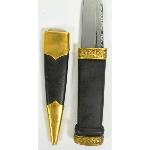 113 - An early 20th Century Scottish Seaforth Highlanders Sgian Dubh dirk / dagger. Faceted glass top pomm... 