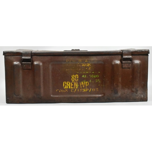 173 - A WWII Second World War British Army issue anti-tank ammunition crate. Dated 1943 and retaining orig... 