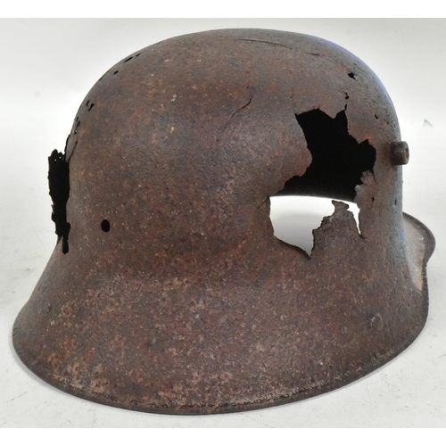 199 - A WWI First World War Imperial German / Prussian Army M16 steel combat Stahlhelm helmet battlefield ... 