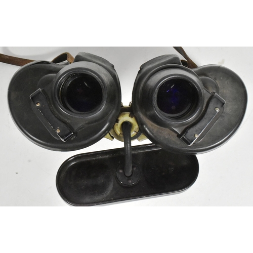 200 - A pair of WWII Second World War Third Reich Nazi German Kriegsmarine U-Boat binoculars. Markings und... 