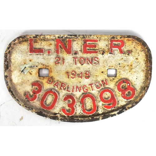 203 - Railwayana - a collection of x4 vintage cast iron wagon plates comprising; LNER Darlington 21 Tons 1... 