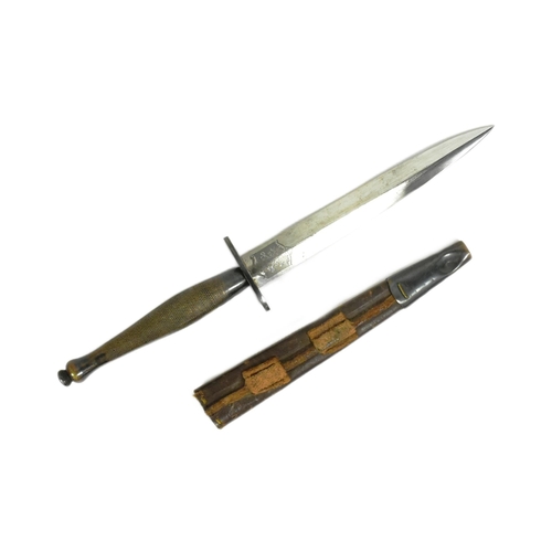 25 - A WWII Second World War British FS Fairbairn Sykes 2nd Pattern commando fighting knife dagger. Typic... 