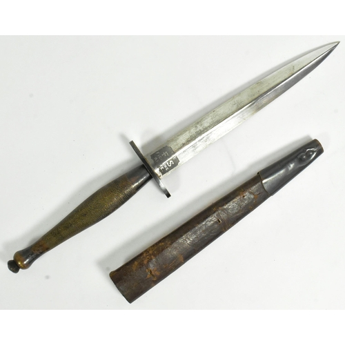 25 - A WWII Second World War British FS Fairbairn Sykes 2nd Pattern commando fighting knife dagger. Typic... 