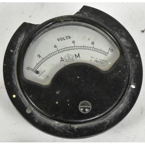 276 - A collection of WWII Second World War RAF Royal Air Force cockpit instruments comprising; Ferranti v... 