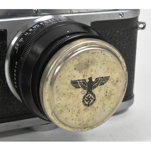 29 - A WWII Second World War Third Reich Nazi German Luftwaffe Leica camera. Stamped above the view finde... 