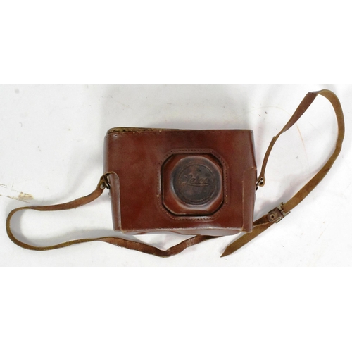 29 - A WWII Second World War Third Reich Nazi German Luftwaffe Leica camera. Stamped above the view finde... 