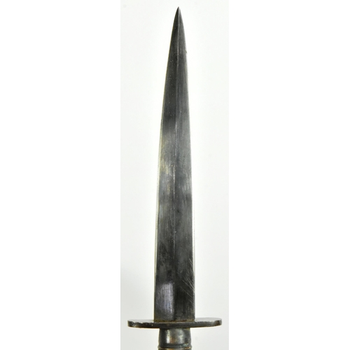 315 - An original FS Fairbairn Sykes 3rd Pattern British Commando fighting knife dagger. Dome shaped pomme... 