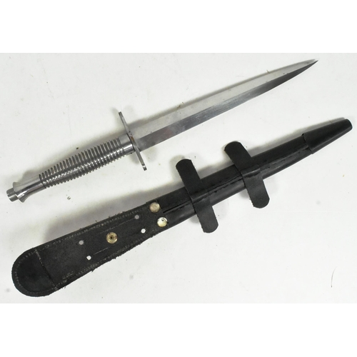 326 - A replica British FS Fairbairn Sykes Commando knife / dagger. Stainless steel blade and solid metal ... 