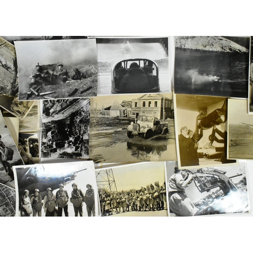 374 - WWII Second World War - a collection of 70+ original c1940s wartime press photographs, all being 'ai... 