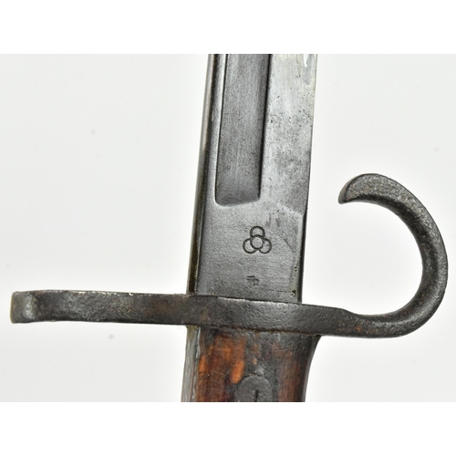 66 - A WWII Second War Imperial Japanese Army Arisaka Type 30 rifle bayonet. Hooked pommel with press stu... 