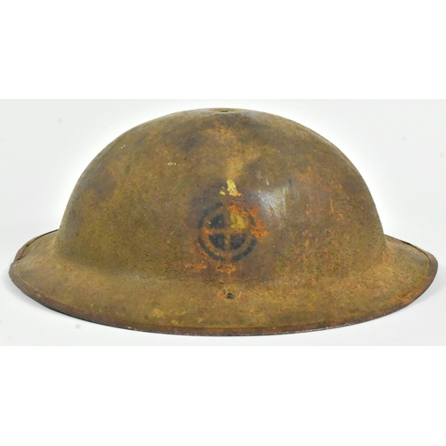 67 - A WWI First World War US United States Army 35th Division brodie helmet. Typical form with the divis... 