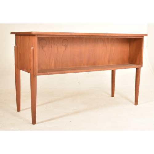 122 - Gunnar Nielsen Tibergaard - A retro 20th century Danish designer teak writing table desk. The desk h... 