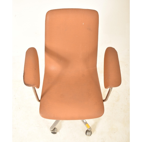 178 - A retro 20th century designer swivel office desk chair in the manner of Finn Juhl. The chair having ... 