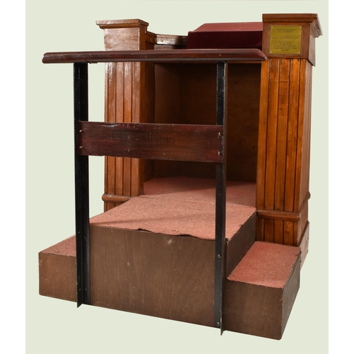 88 - A 20th century oak wood church ecclesiastical pulpit stand. The stand having a velvet covered readin... 