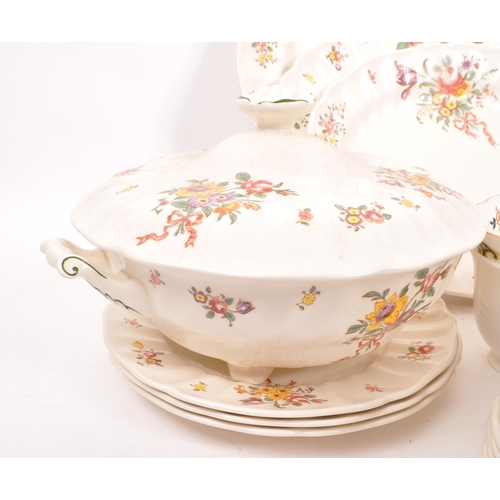 110 - Royal Doulton - A mid Century china porcelain Royal Doulton dinner service in the Old Leeds Sprays p... 