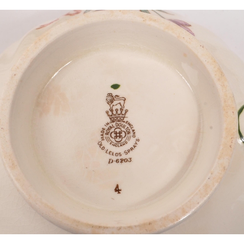 110 - Royal Doulton - A mid Century china porcelain Royal Doulton dinner service in the Old Leeds Sprays p... 