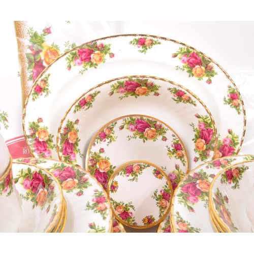 119 - Royal Albert - Old Country Roses - A l20th Century vintage porcelain china Royal Albert dinner servi... 