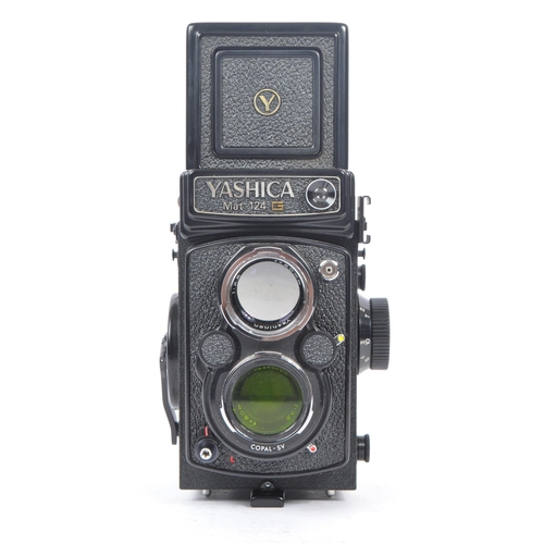 200 - Yashica - A mid 20th century Yashica Mat-124 G TLR medium format camera. The camera a twin lens refl... 