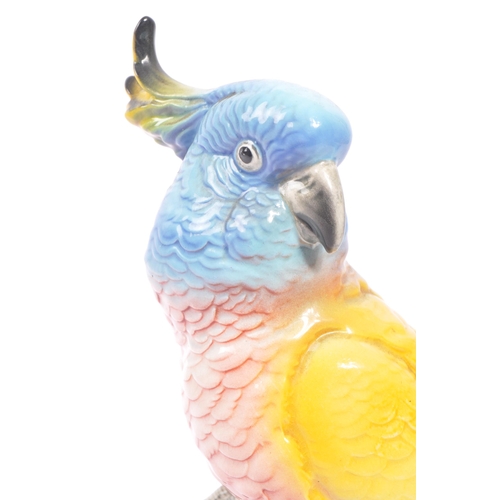 22 - Beswick - Porcelain china figurine of a cockatoo bird. Model number 1180. Made in England. Perch on ... 