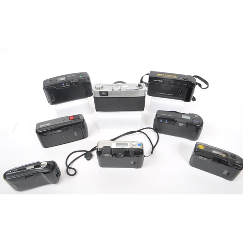272 - A collection of late 20th century 35mm and other compact film point and shoot cameras. The collectio... 