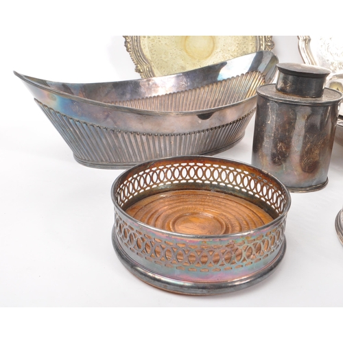 282 - A collection of 19th Century and later silver plated items to include two small raised trays, a lidd... 