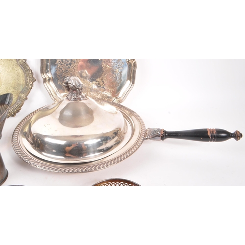 282 - A collection of 19th Century and later silver plated items to include two small raised trays, a lidd... 