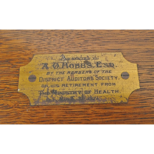 300 - Elkington & Co Ltd - An early 20th Century canteen of cutlery 12 person set comprising of table fork... 