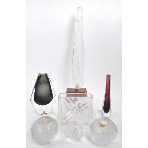 31 - A collection of mid 20th century Scandinavian Swedish studio art glass decorative items. The collect... 